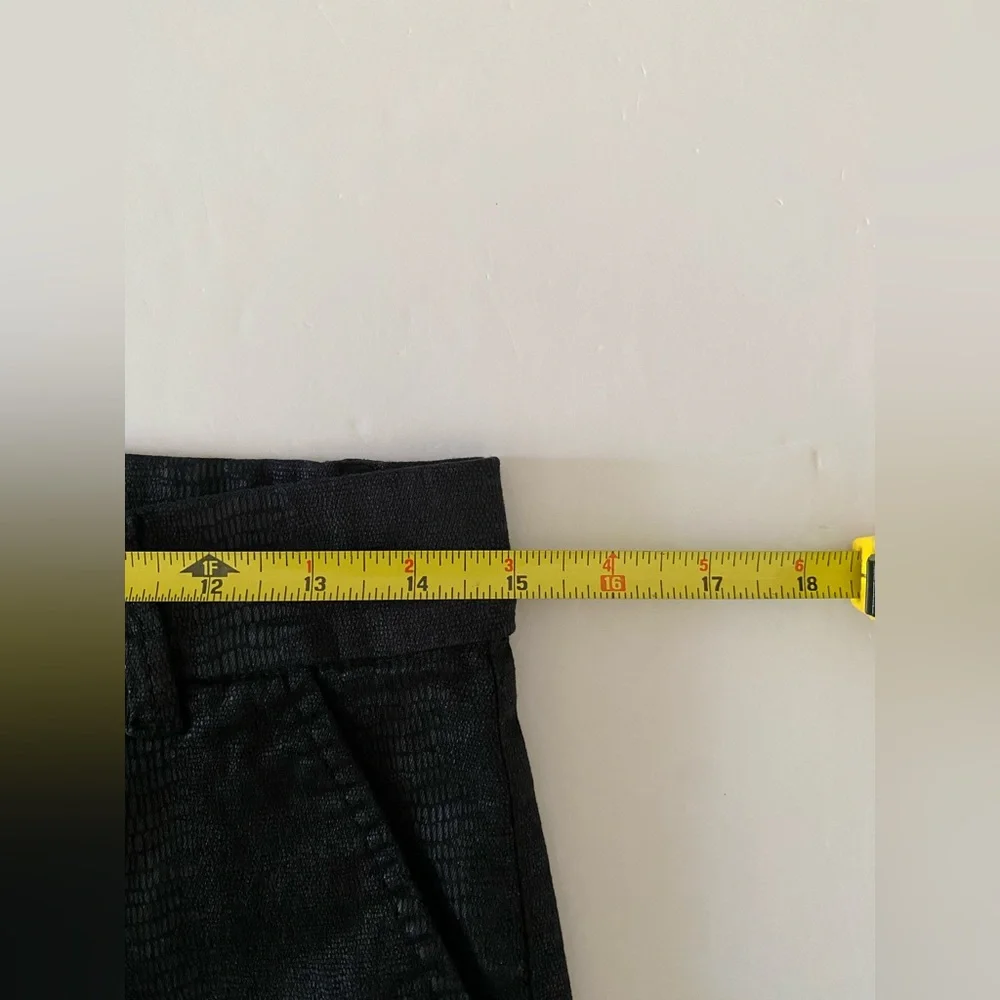 Flog Skinny Pants Limited Collection  Black Snakeskin Women’s Size 28